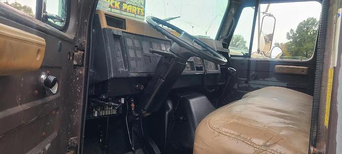 Used 1990 INTERNATIONAL 4900