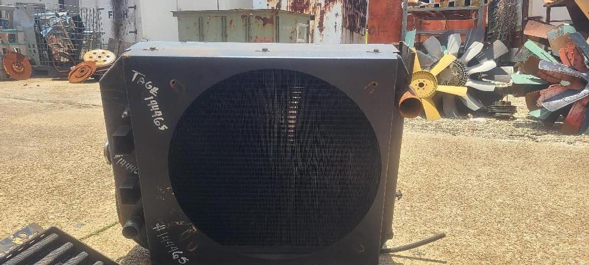 Used USED JOHN DEERE 4045 INDUSTRIAL RADIATOR