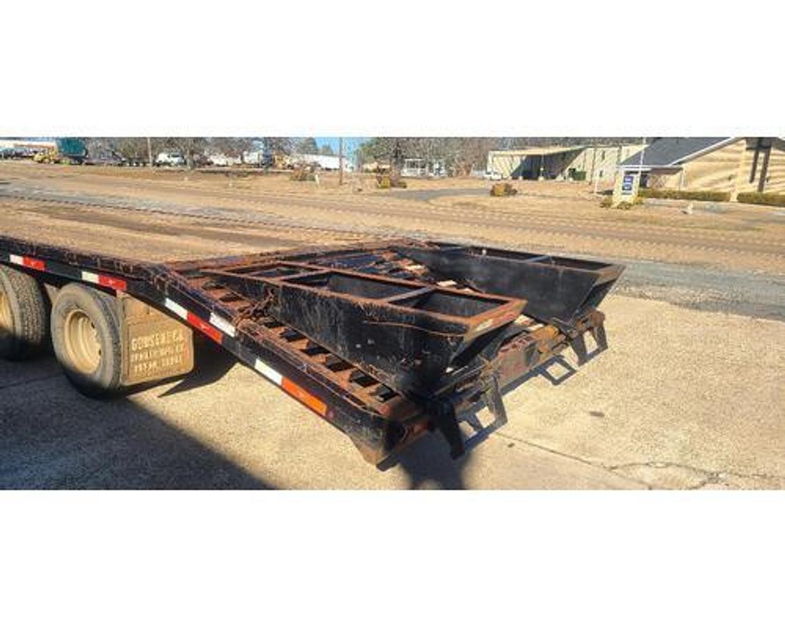 Used 2017 GOOSENECK FLAT BED