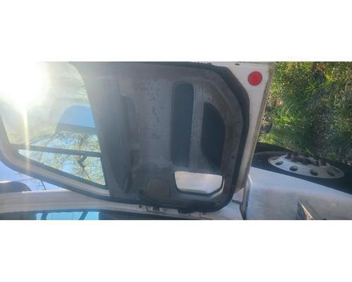 Used 2007 Freightliner FREIGHTLINER