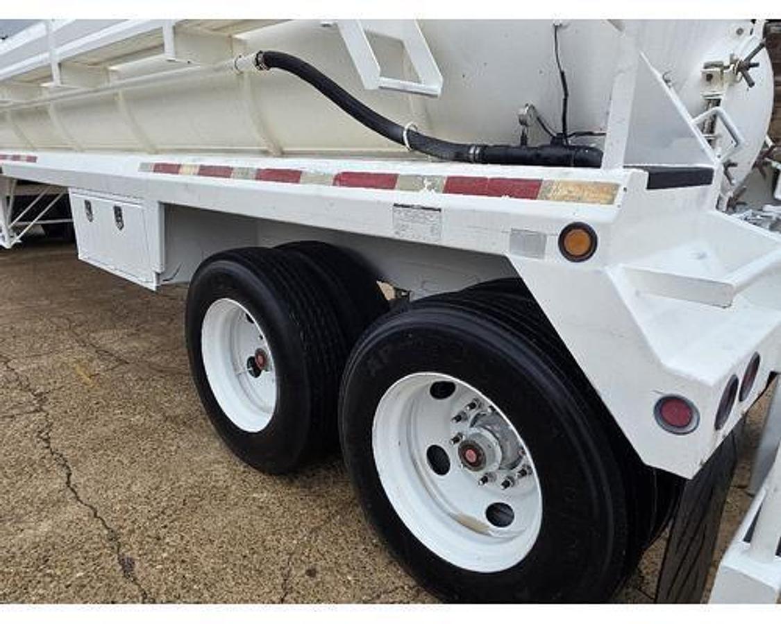 Used 2010 DRAGON VAC/TRAILER