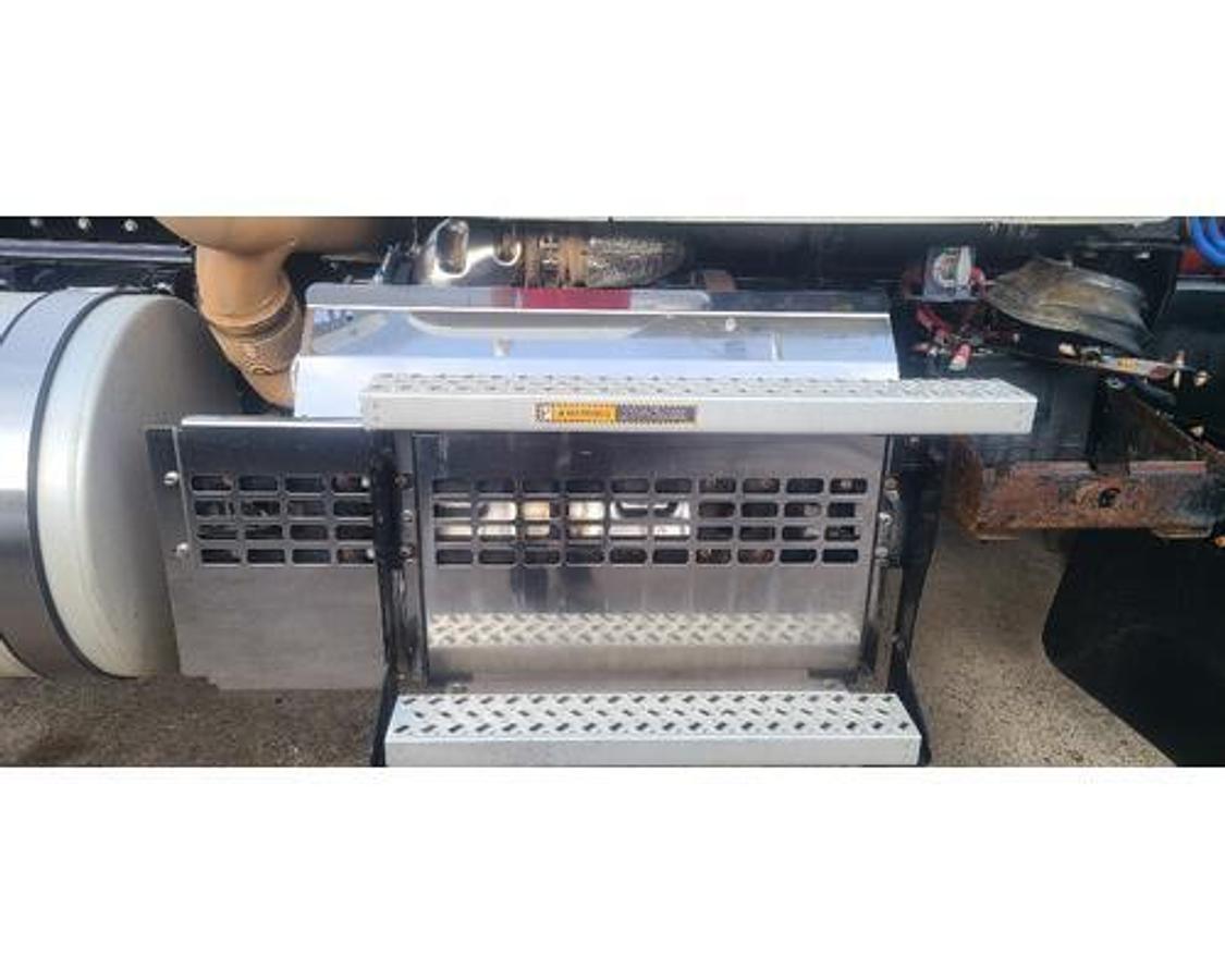 Used 2018 Mack MACK MP8