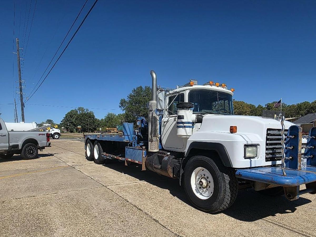 Used 1995 Mack RD688S