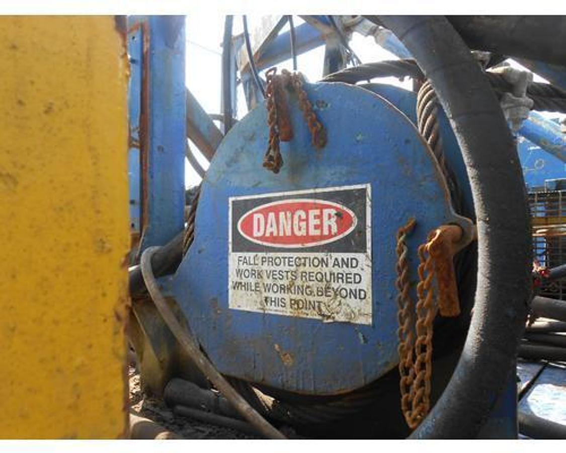 Used CRANE CARRIER RIG