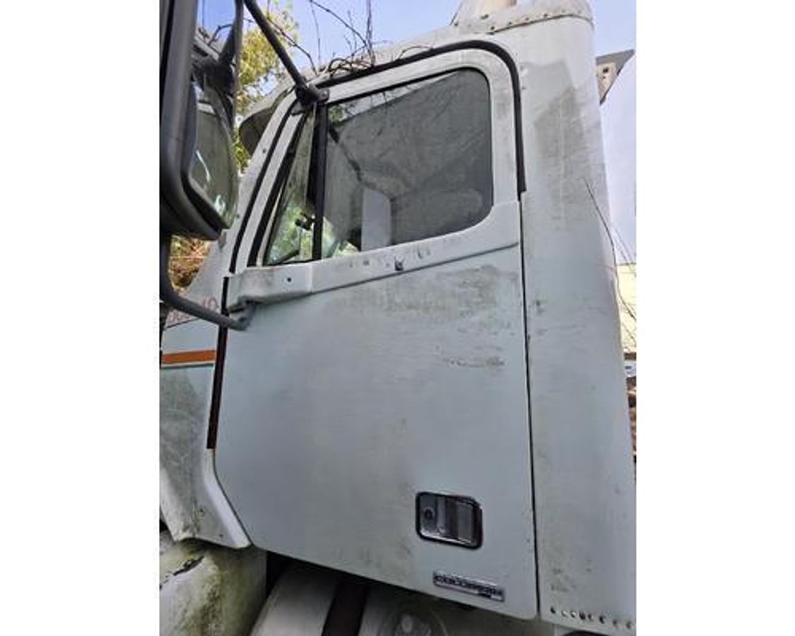 Used 2007 Freightliner COLUMBIA