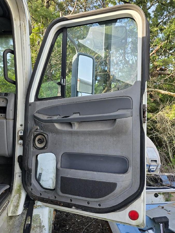 Used 2007 Freightliner COLUMBIA