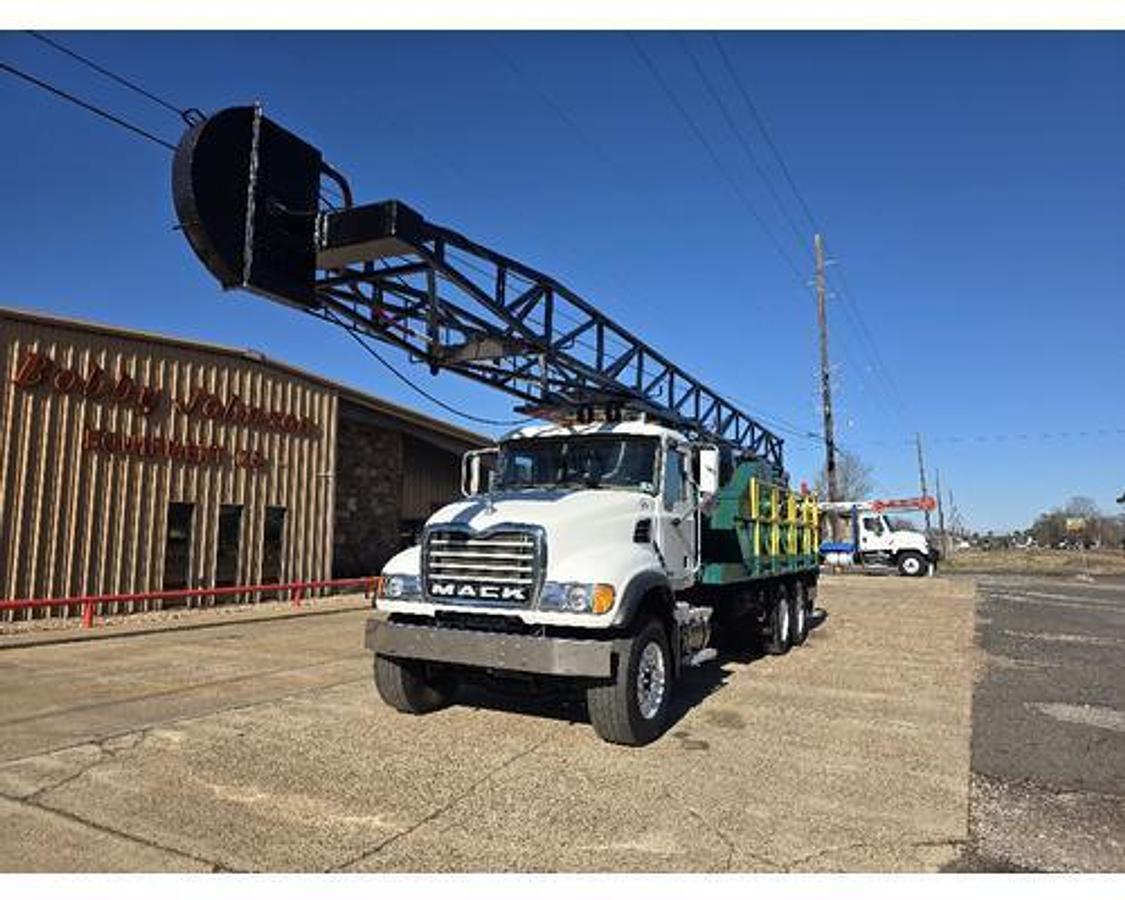 Used 2007 Mack CV713