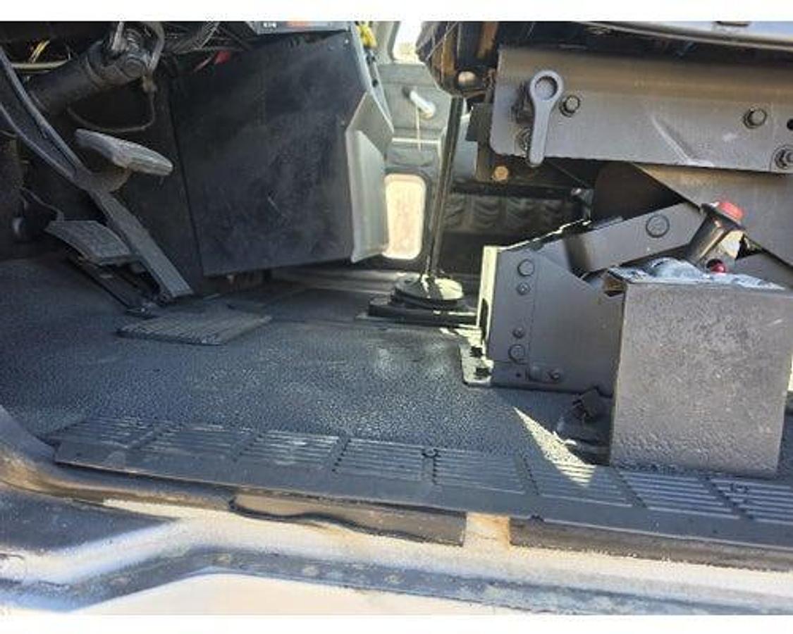 Used 2000 Mack CHU613