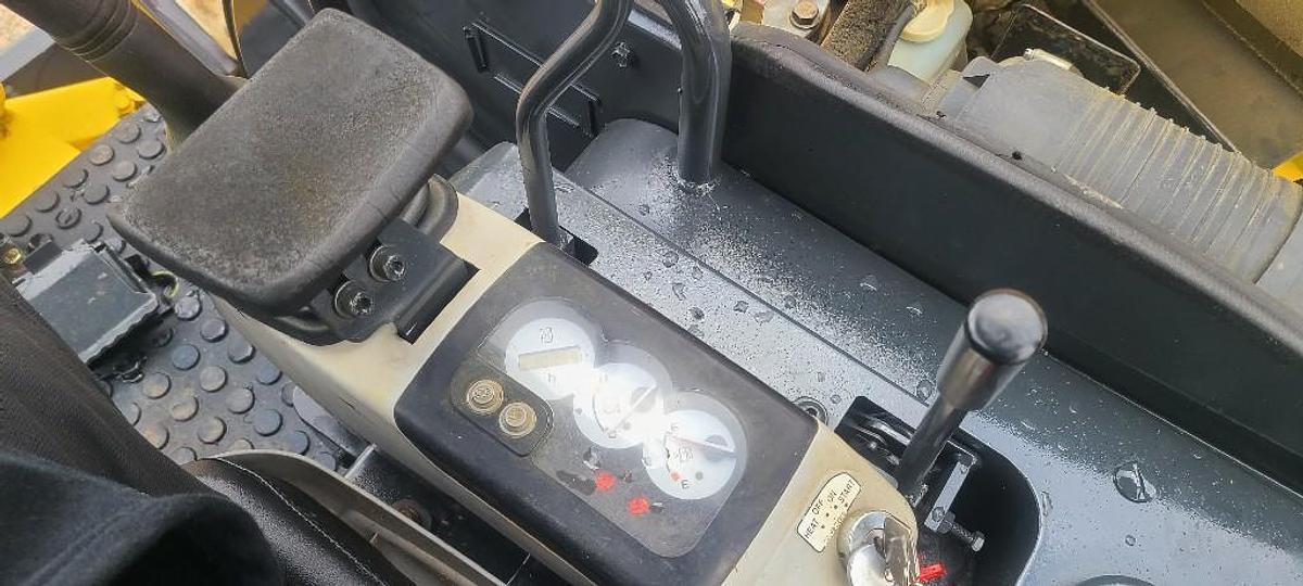 Used 2006 KOMATSU PC35MR-2