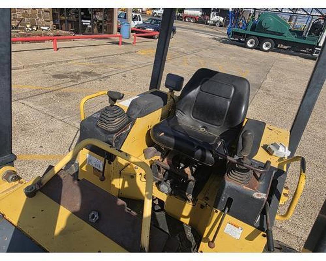 Used 2006 KOMATSU D21P-8A