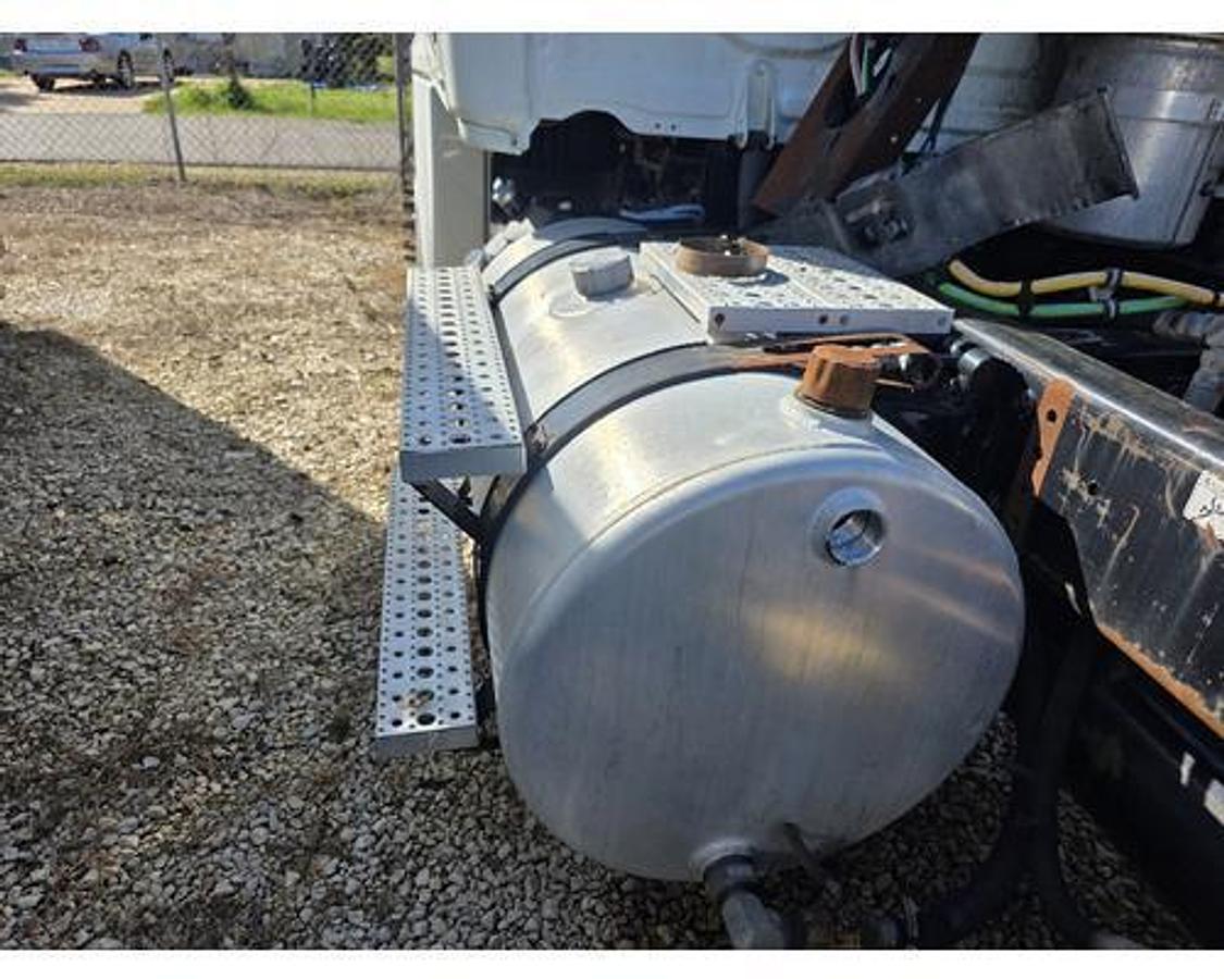 Used 2012 Freightliner CASCADIA