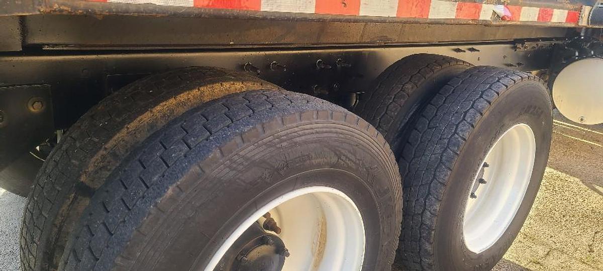 Used 2006 Mack CV713