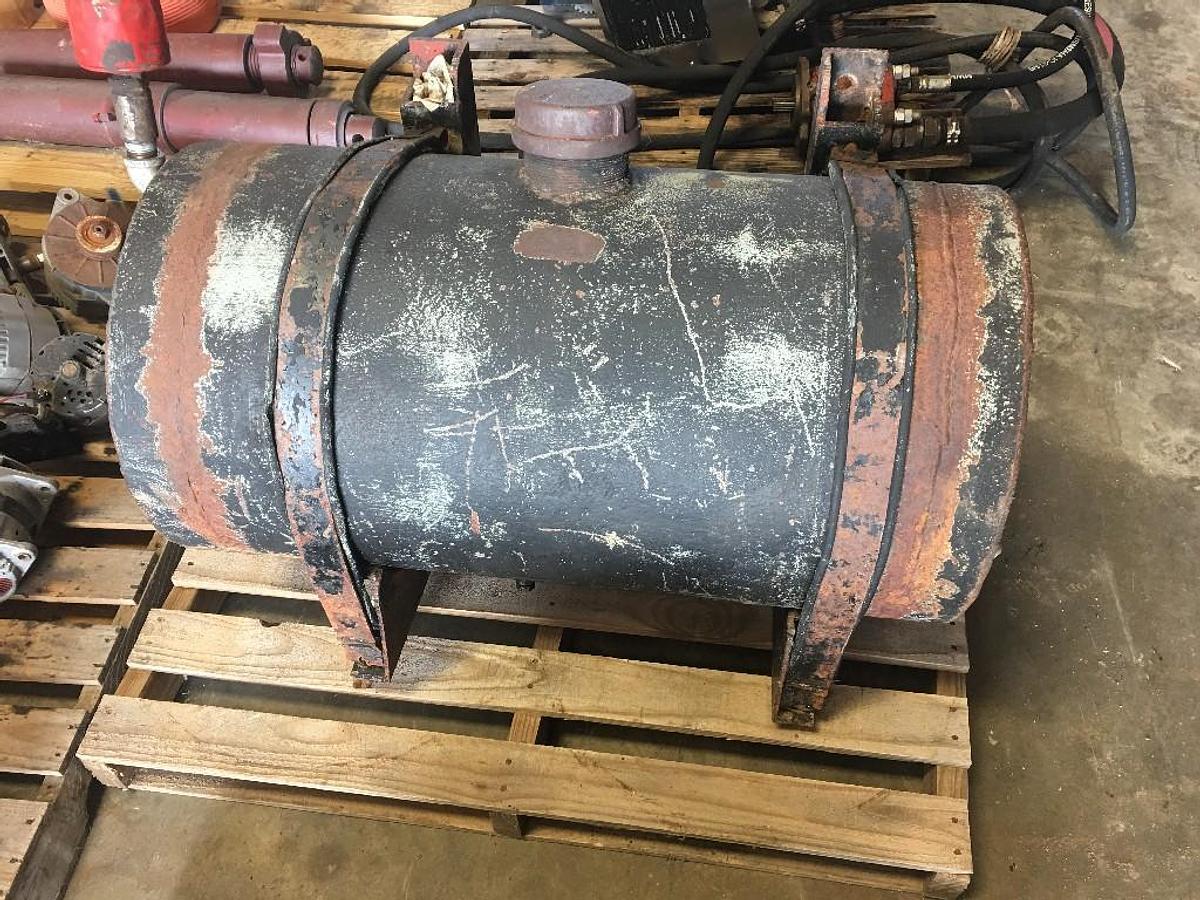 Used GOOD USED HYDRAULIC TANK, 45 GALLON CAPACITY, 36" LENGTH, 20" DIAMETER