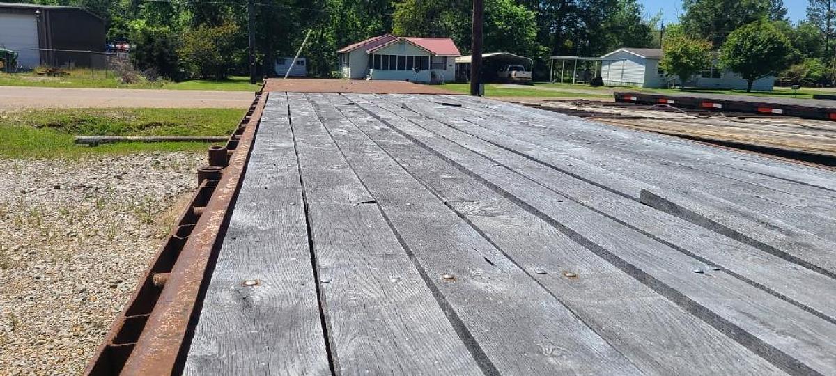 Used 1981 METAL FABRICATING COMPANY TRAILER