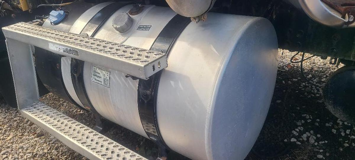 Used 2013 Mack CHU613