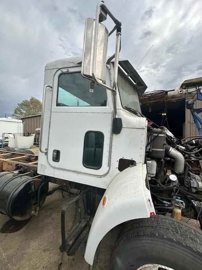 Used 2007 Peterbilt 335