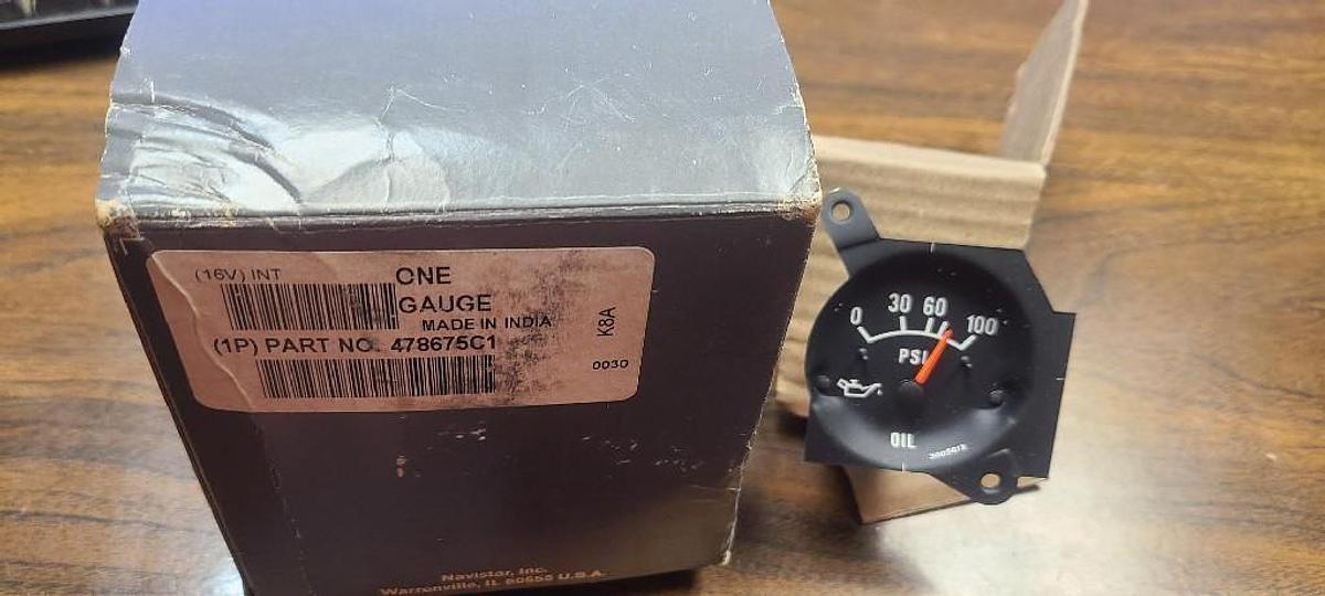 New surplus NEW SURPLUS INTERNATIONAL OIL GAUGE # 478675C1