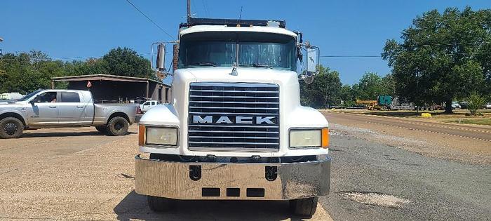 Used 1999 Mack CH 613