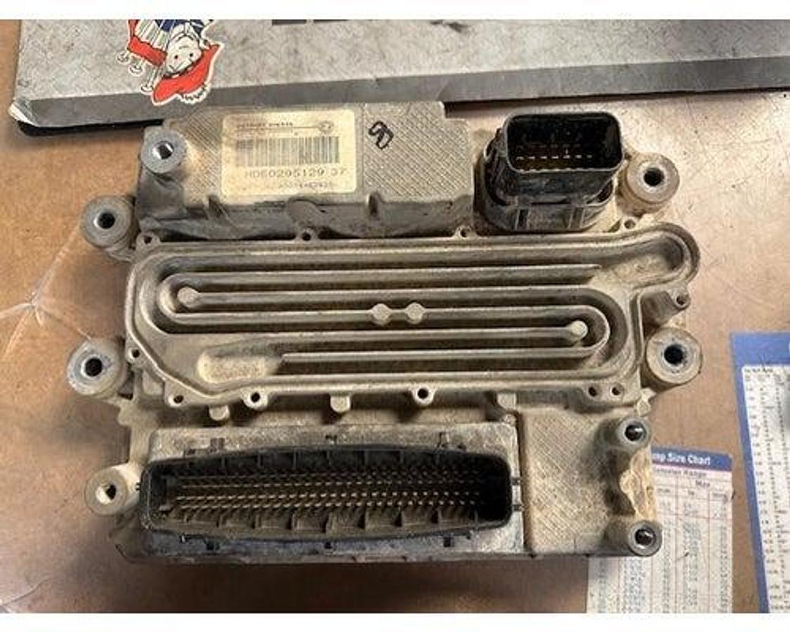 Used USED ECM DETROIT DIESEL A0014452835/002 DD15 CONTROL MODULE