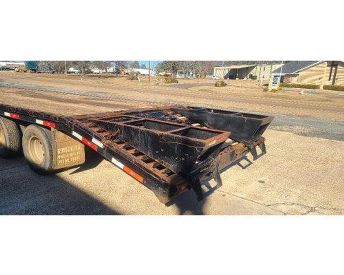 Used 2017 GOOSENECK FLAT BED