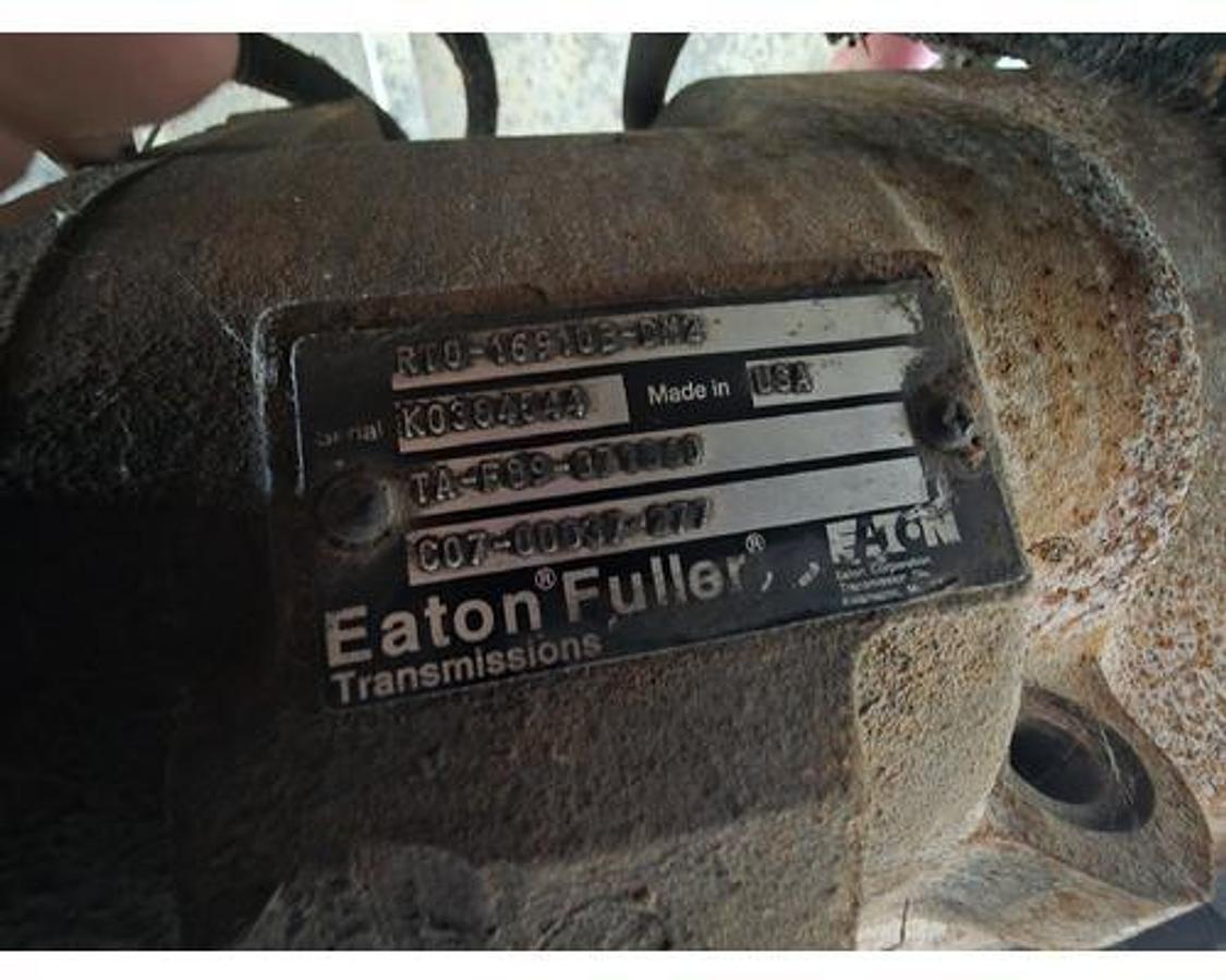 Used 2005 Freightliner CENTURY