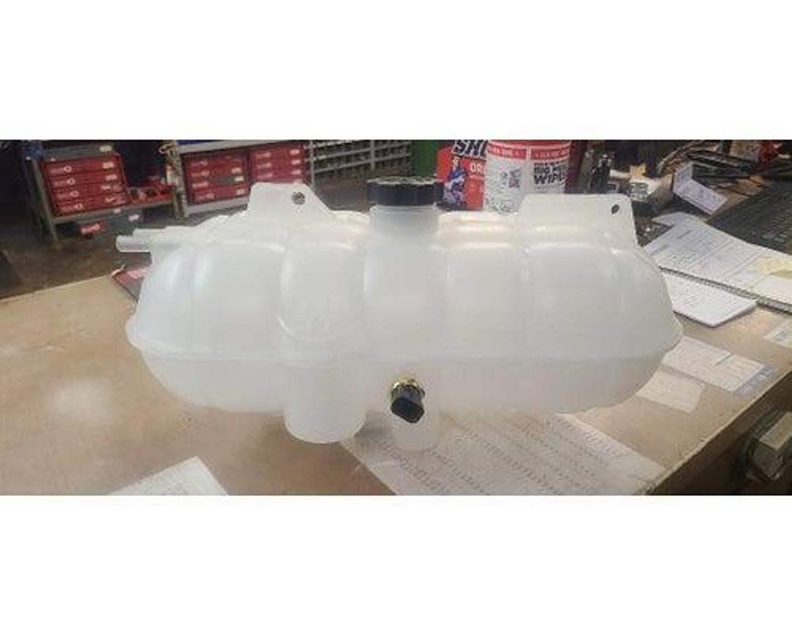 New surplus NEW SURPLUS FREIGHTLINER SURGE TANK # 0523045001