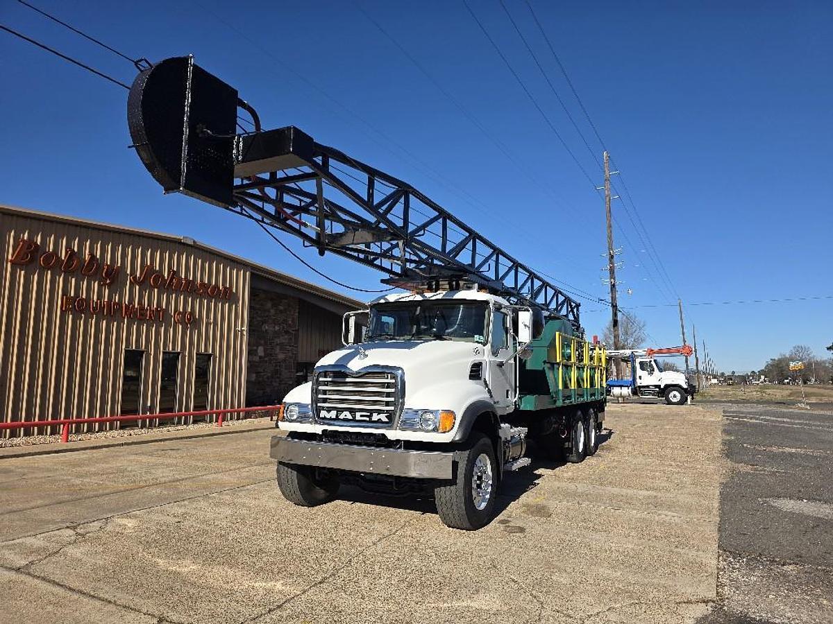 Used 2007 Mack CV713
