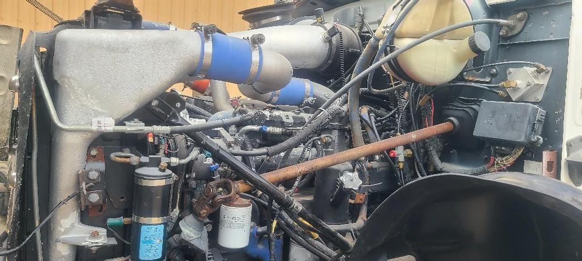 Used 2004 Mack CV713 GRANITE