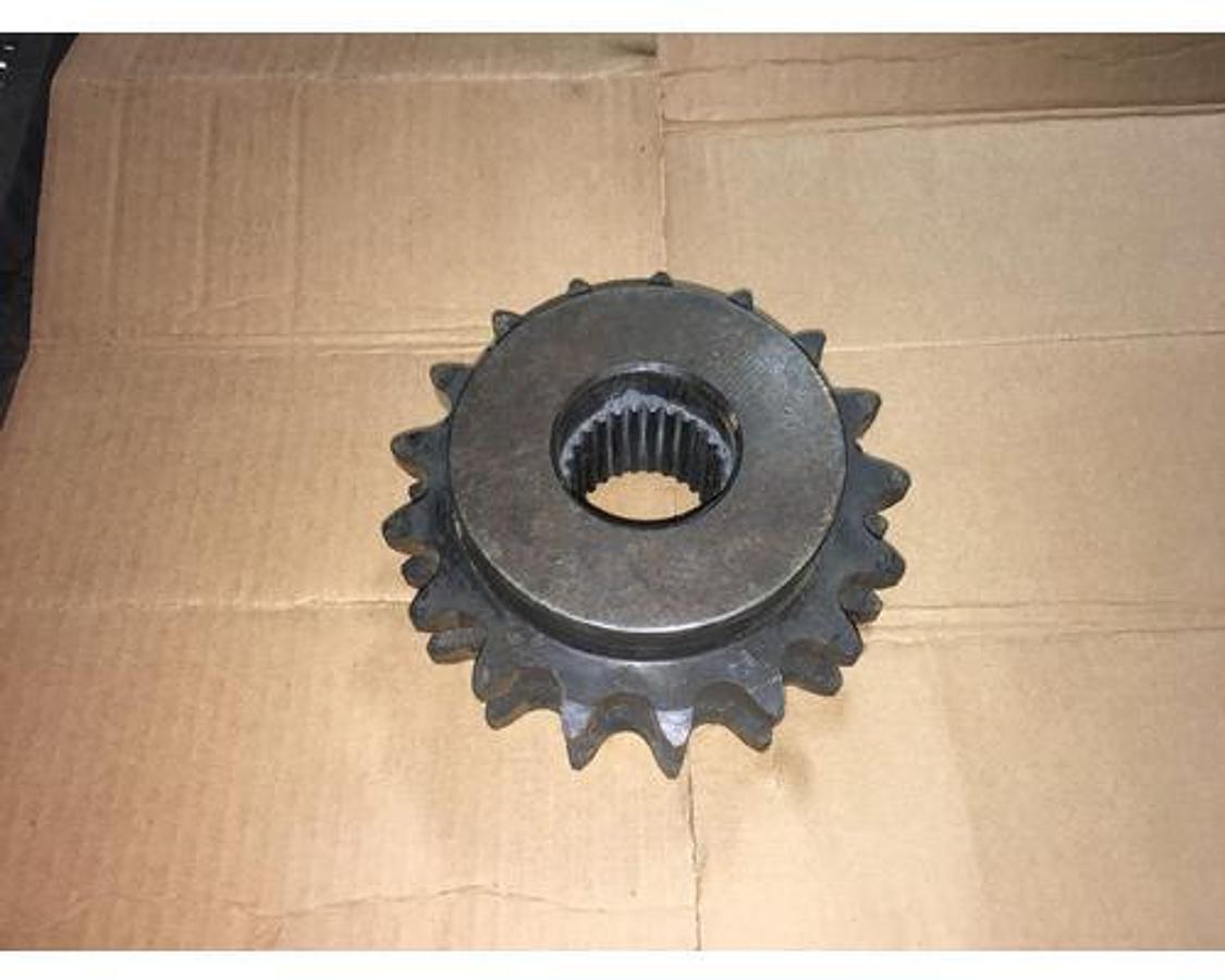Used GOOD USED MARTIN D100B17 SPROCKET AND GEAR CHAIN NUMBER & PITCH: 100 / 1-1/4 in NON-HARDENED TEETH, NUMBER OF TEETH: 17 PITCH TYPE: Single BORE TYPE: Rough Stock HUB DIAMETERr: 5-1/4 in BORE DIAMETER:1.2500 in OUTSIDE DIAMETER: 7.44 in NUMBER OF S...