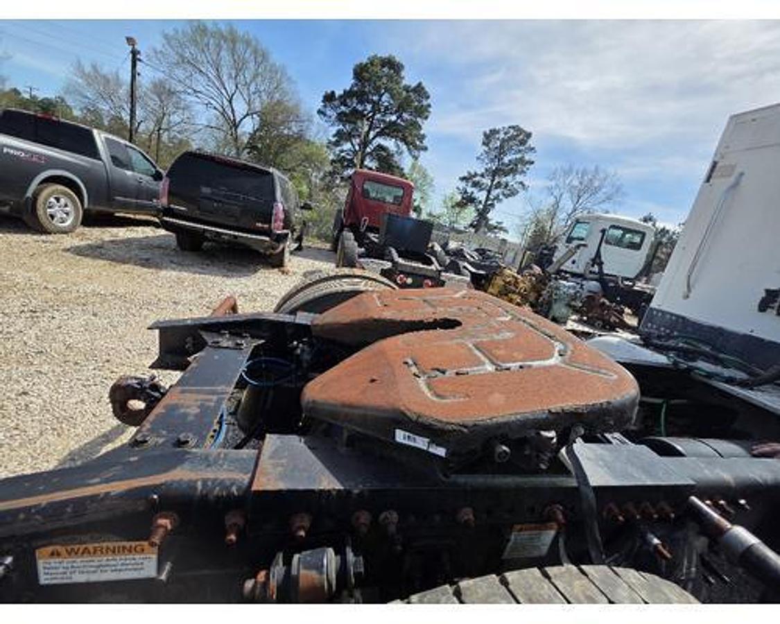 Used 2014 Holland CASCADIA