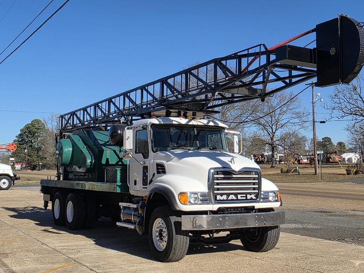 Used 2007 Mack CV713
