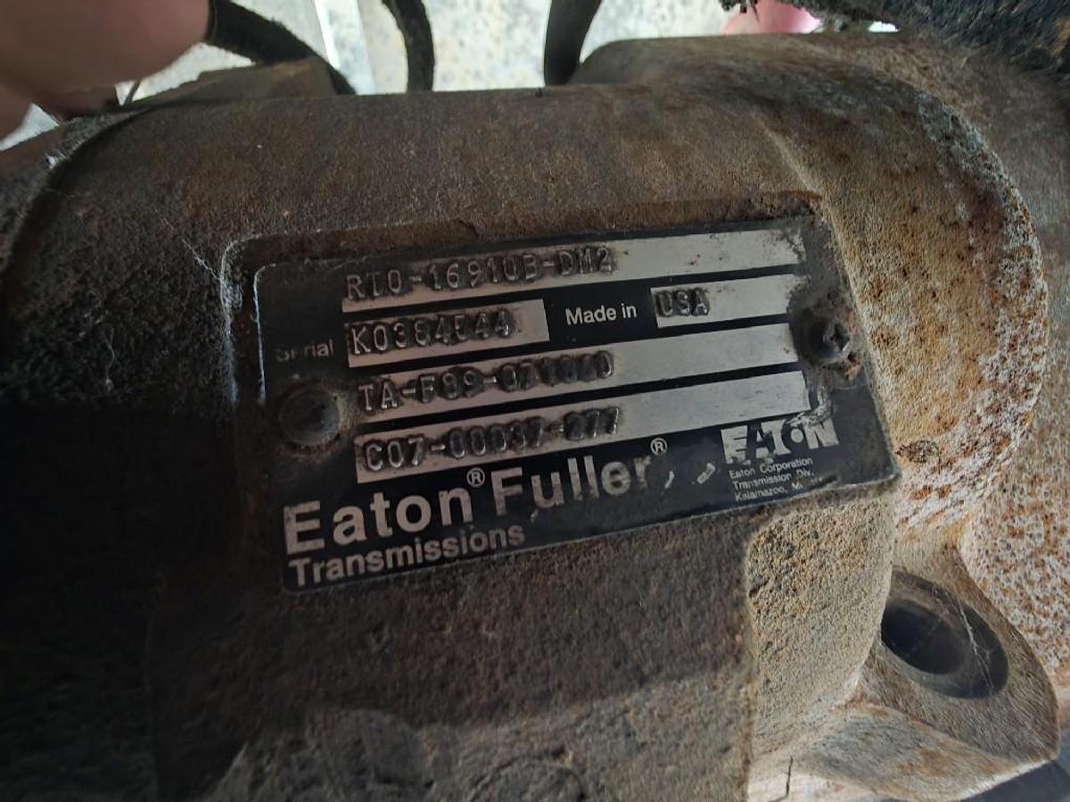 Used 2005 Freightliner CENTURY