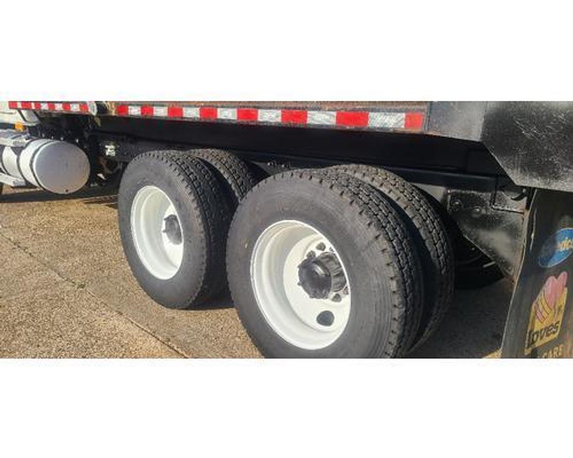 Used 2006 Mack CV713