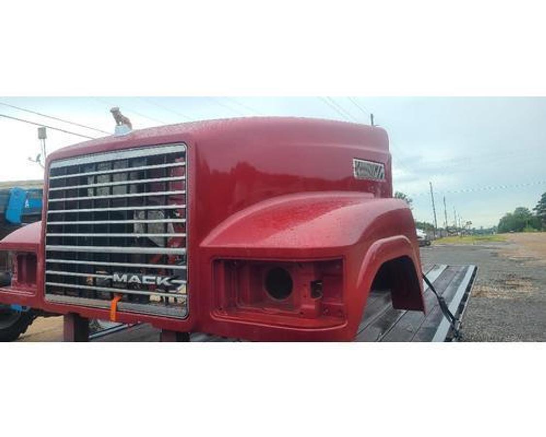 Used Mack CHN613