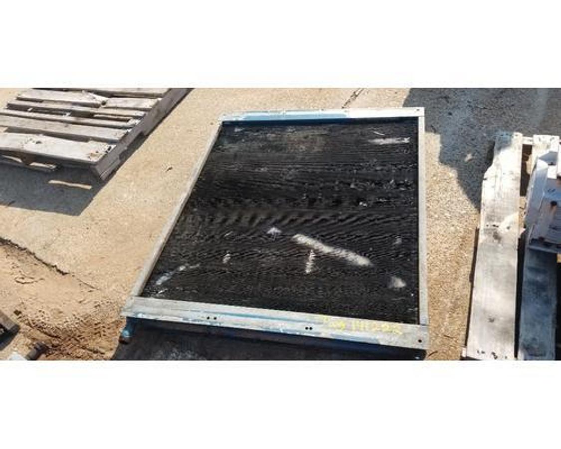 Used GOOD USED HYDRAULIC OIL COOLER 48"L X 3.5"W X 39.5" H
MALE PIPE THREAD 1-1/4"