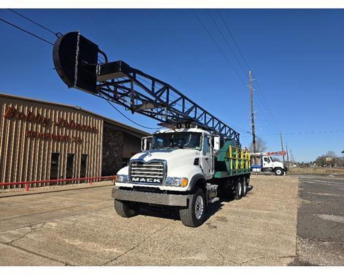 Used 2007 Mack CV713