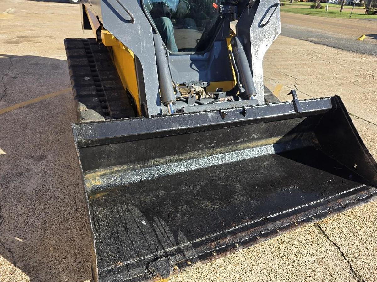 Used 2015 John Deere 333E