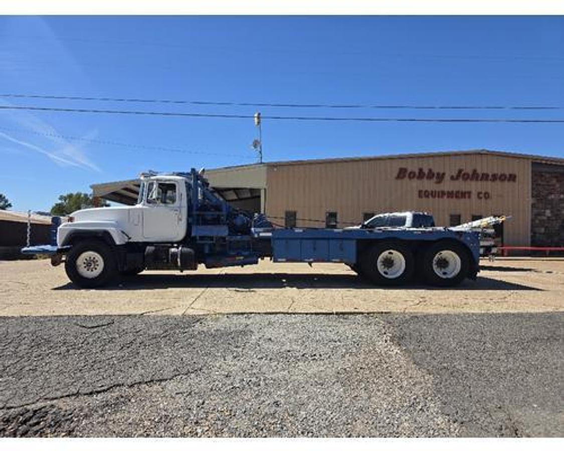 Used 1995 Mack RD688S