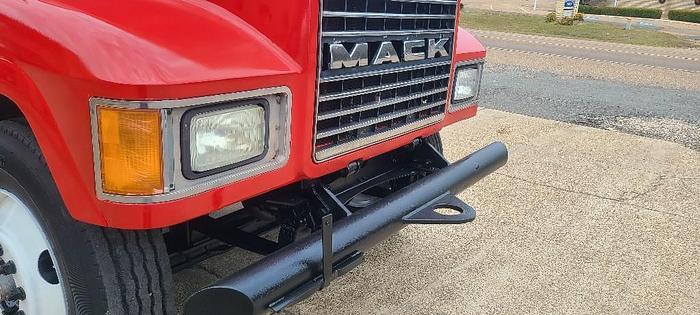 Used 2002 Mack CH 613