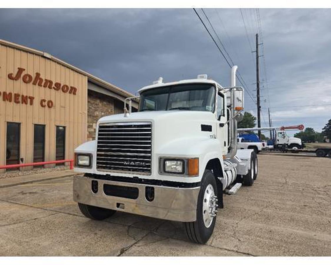 Used 2010 Mack CHU613