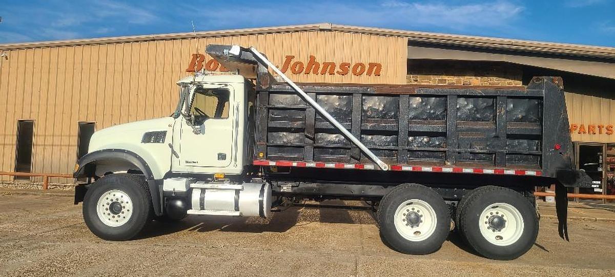 Used 2006 Mack CV713