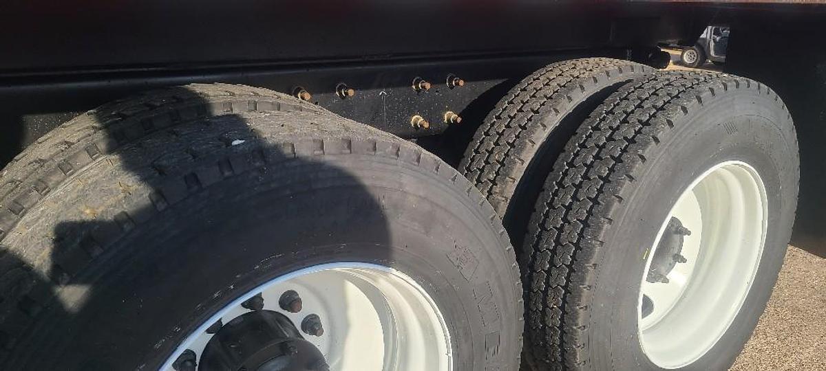 Used 2006 Mack CV713