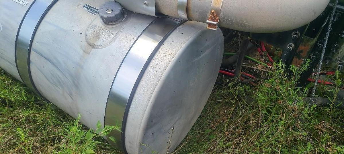 Used GOOD USED 50 GALLON ALUMINUM HYDRAULIC TANK- SADDLE MOUNT