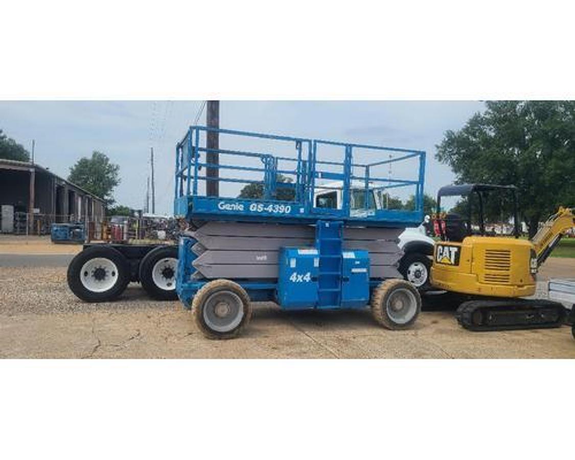 Used 2007 GENIE GS-4390