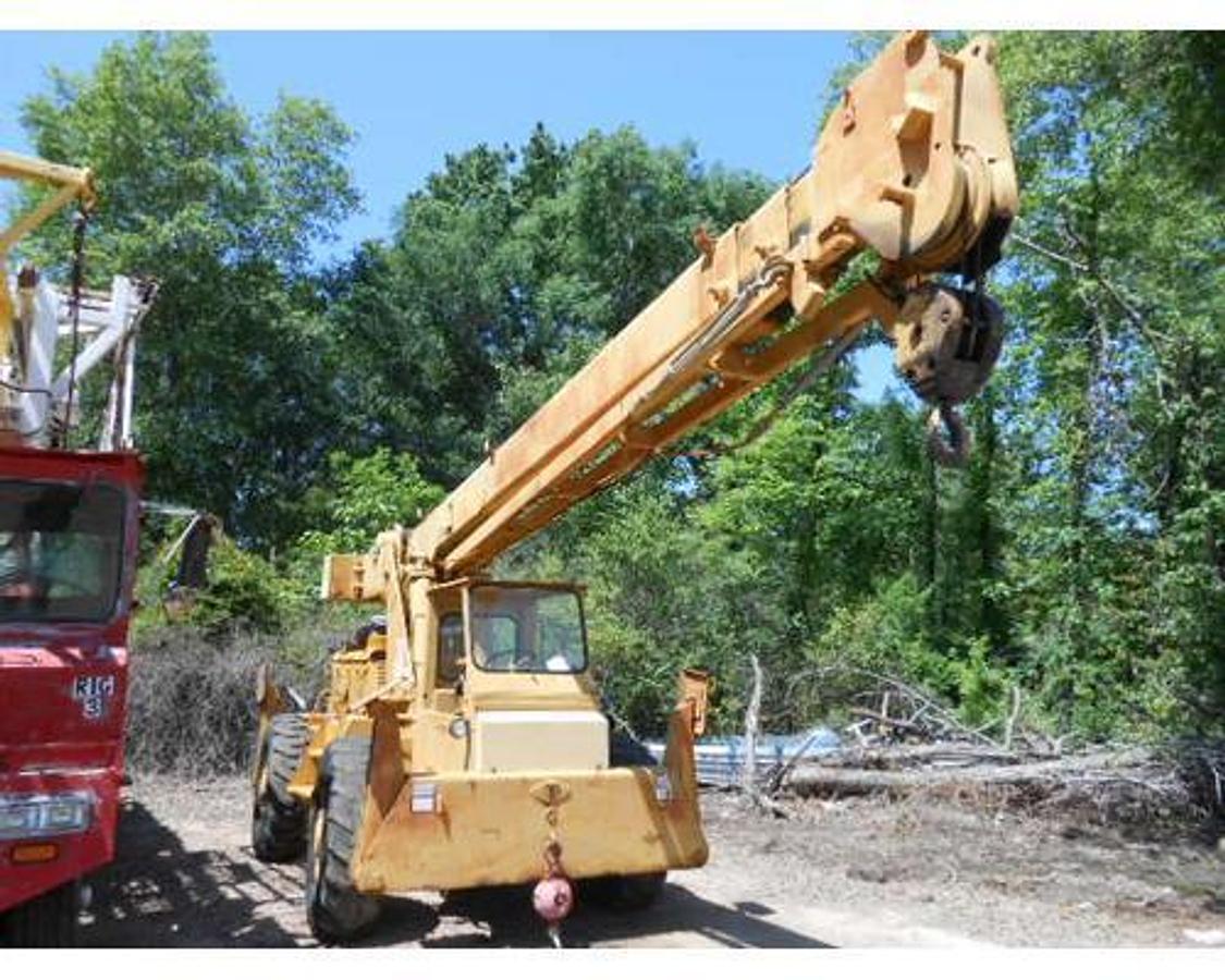 Used 1975 GROVE CRANE