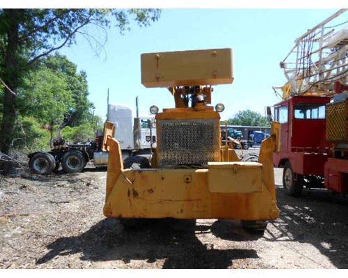 Used 1975 GROVE CRANE
