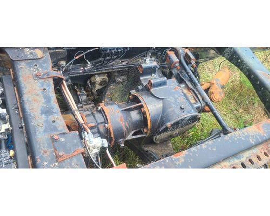 Used GOOD USED MERITOR FRONT AXLE HOUSING # 3C3121F2866 FOR CRD150. NO DIFF.