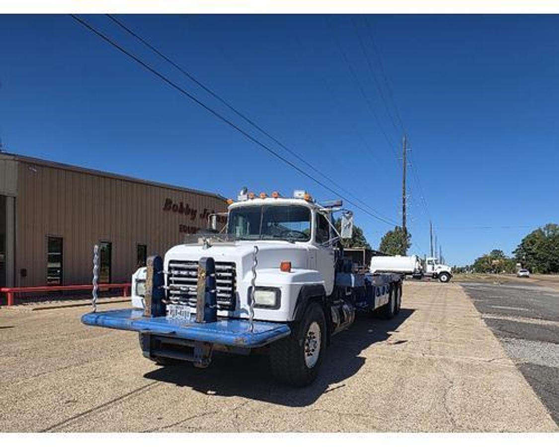 Used 1995 Mack RD688S