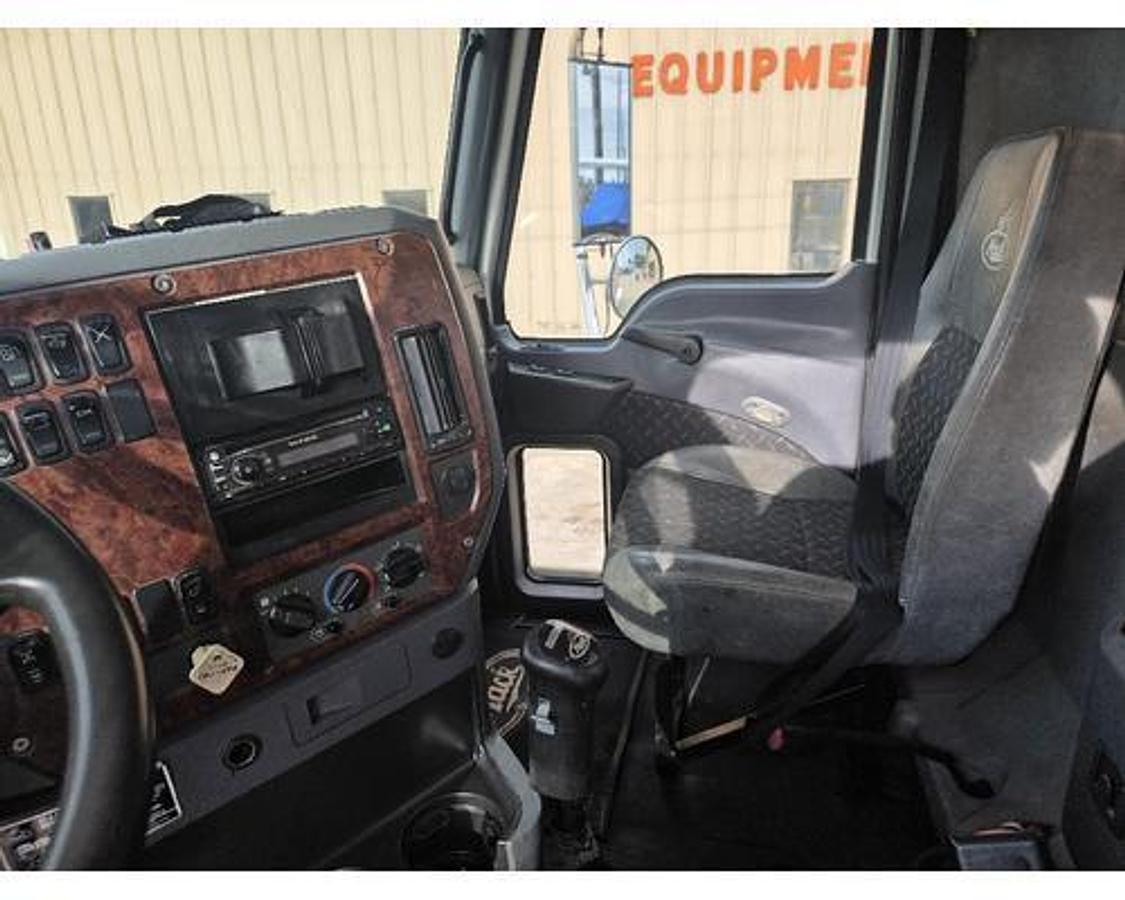 Used 2010 Mack CHU613