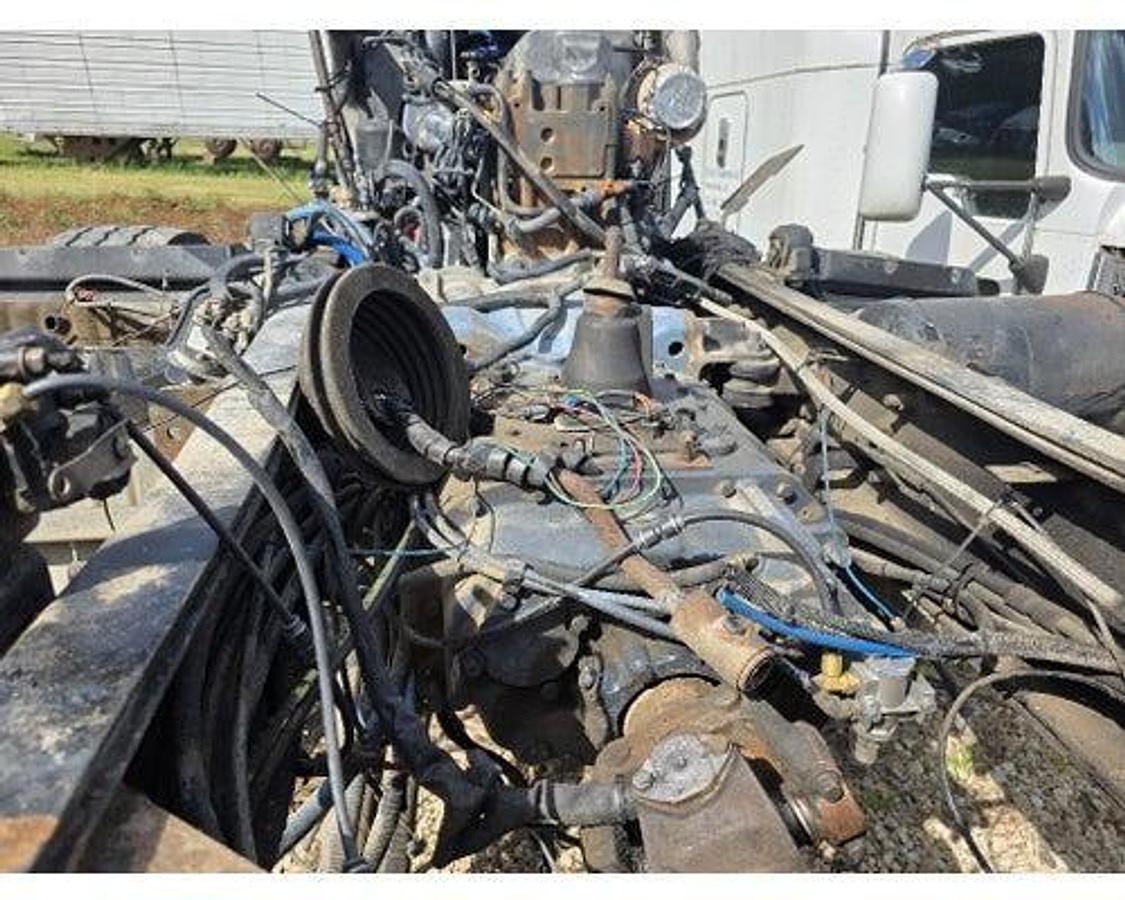 Used 2005 Mack CV713